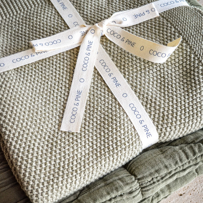 Knitted blanket Olive