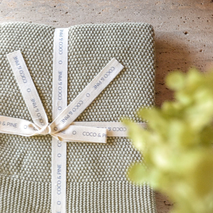 Knitted blanket Olive